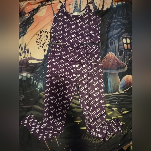 Bite Me Vampire Athletic Apparel set - Picture 12 of 15